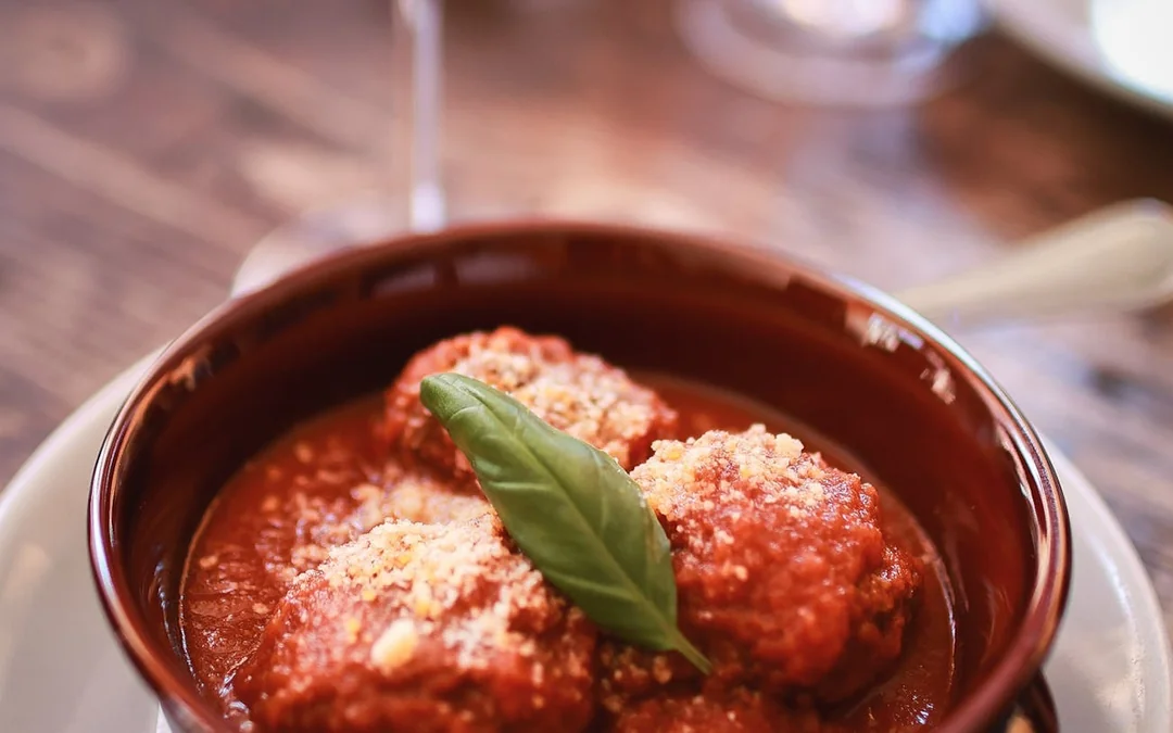 Verona: Romeo & Juliet Food Tour with Local Tastings and Wine Image 4