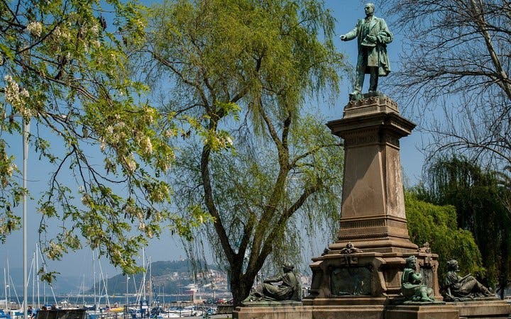 Vigo Self-Guided Walking Tour on Mobile App Image 3