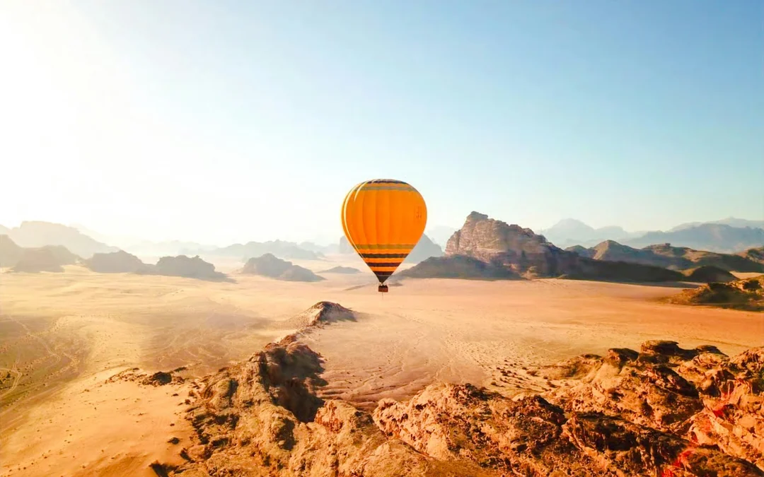Wadi Rum Sunrise Hot Air Balloon Flight with Round-Trip Transfers Image 1