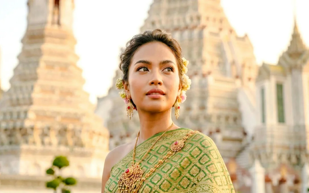 Wat Arun Guided Tour with Thai Costume, Long-Tail Boat and Tuk-Tuk Ride Image 3