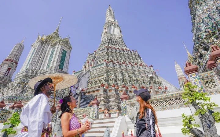 Wat Pho, Wat Arun & Flower Market Guided Walking Tour in Bangkok Image 10
