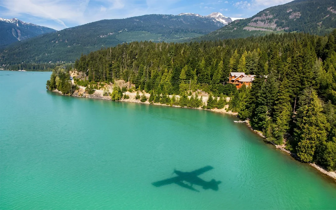 Whistler Glacier Seaplane Sightseeing Tour: Glaciers & Turquoise Lakes Image 4