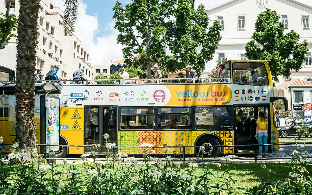Yellow Bus Madeira: Funchal, Câmara de Lobos & Cabo Girão Hop-on Hop-off Bus Tour Image 4