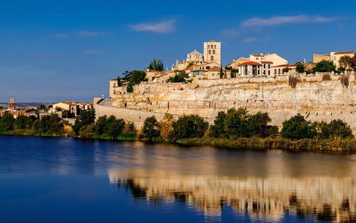 Zamora Self-Guided Audio Tour on Mobile App: Explore at Your Own Pace Image 1