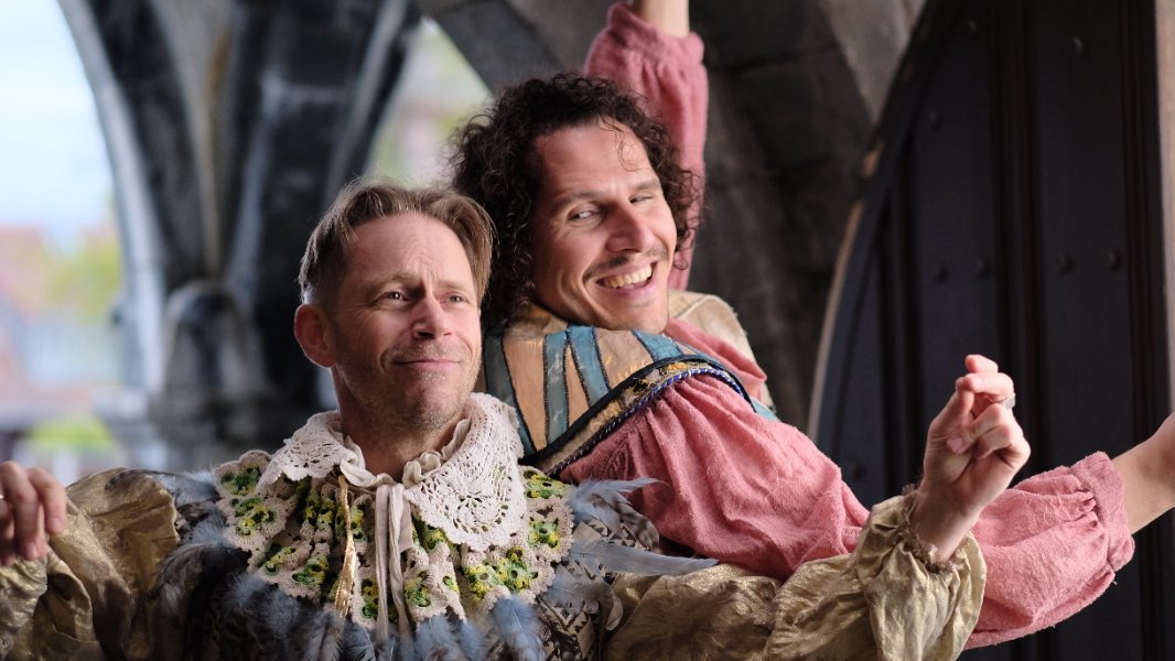 En medtsåmmårnattsdrøm – «Pint sized» Shakespeare