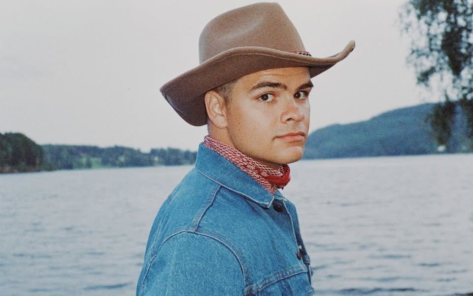 No photo description available.