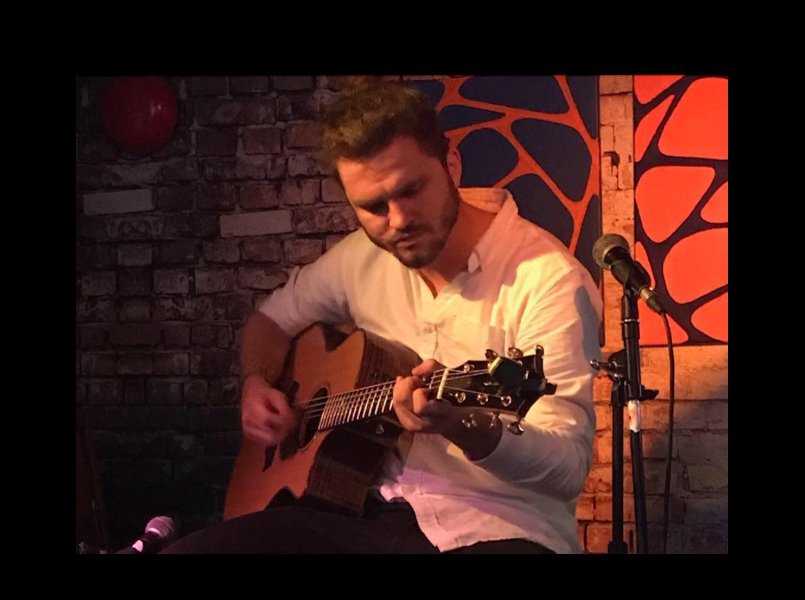 En Kveld med Akustisk Gitarspilling - Håkon M