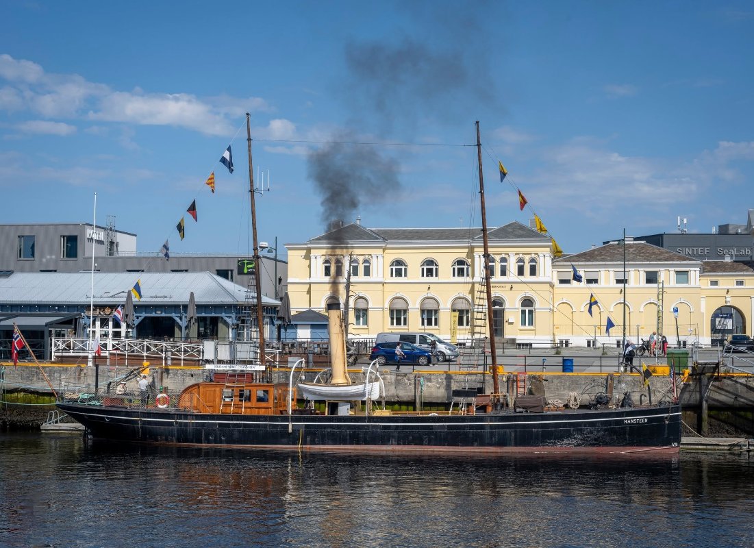 SDS Hansteen, Norges første forskingsskip bygd 1864