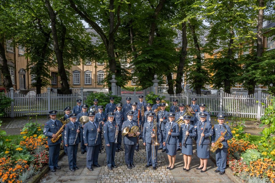 KONSERT I KONGENS HAGE 
