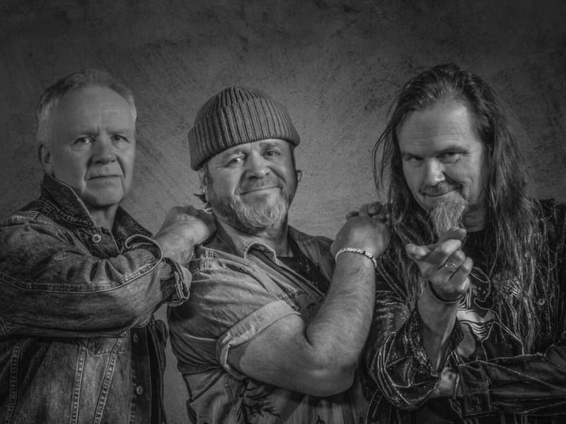 Return (trio) på Ladekaia