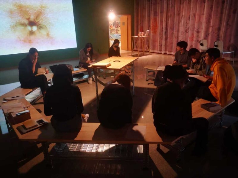 Fra et tidligere skriveverksted i forbindelse med utstillingen Ponds Among Ponds ved Institute of Contemporary Arts, New York University Shanghai, april 2021.