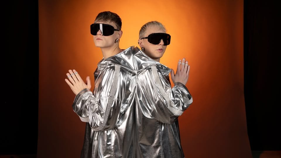 No photo description available.