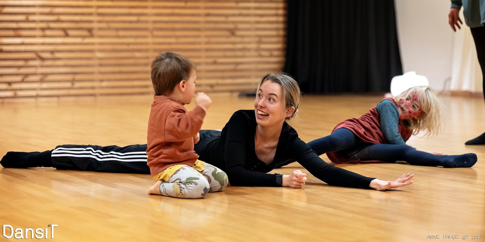 Rabalderdans for knøtt på DansiT - søndag 15.11.26 (1-2 år)