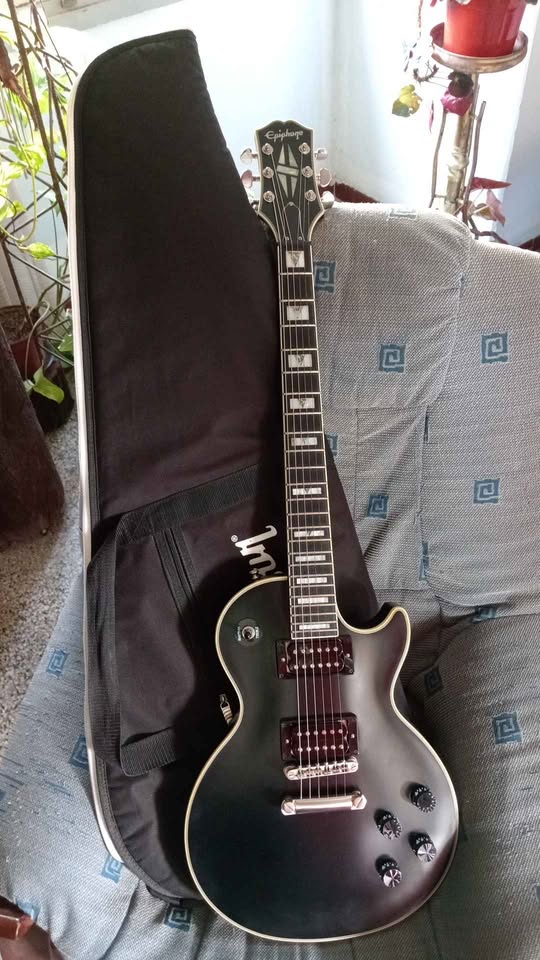 EPIPHONE LES PAUL CUSTOM PROPHECY AGED JET BLACK DIAPASON DE ÉBANO + PICKUPS ACTIVOS GIBSON - foto 4