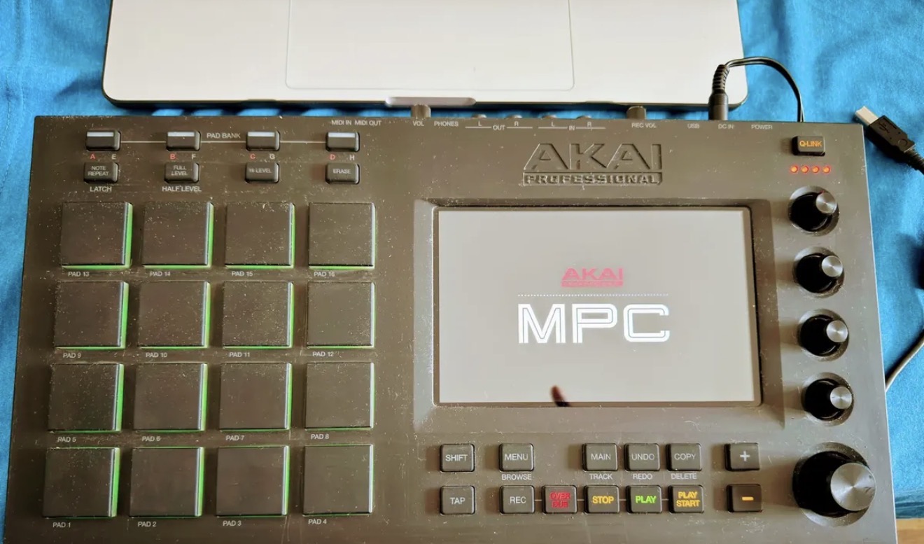 AKAI MPC TOUCH - foto 2