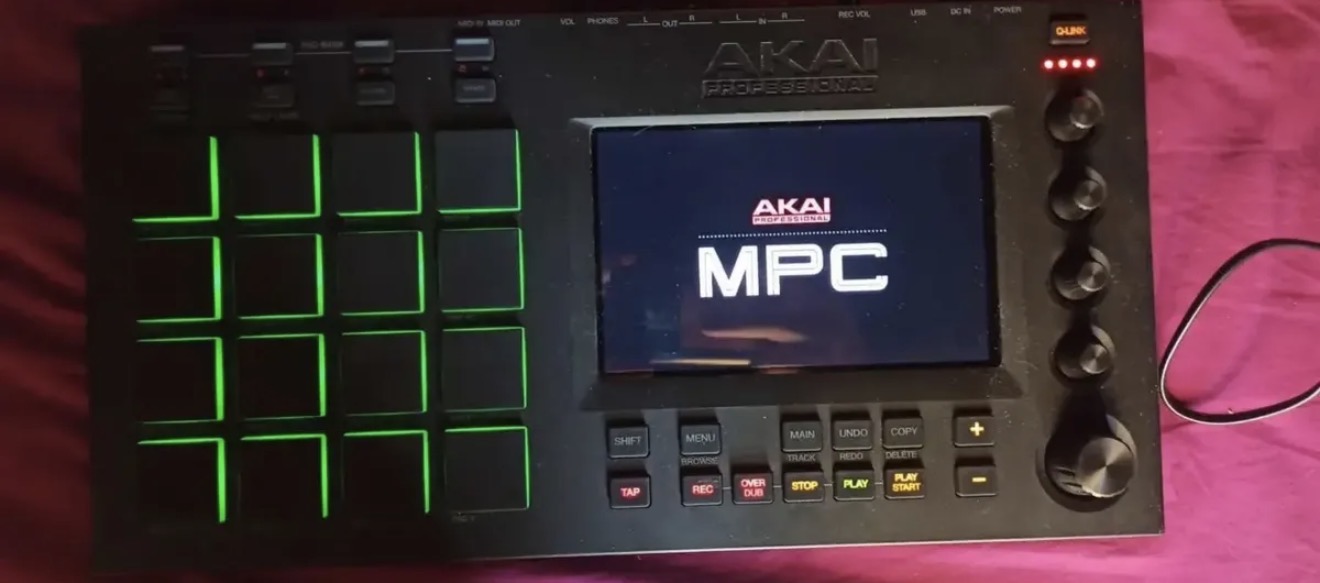 AKAI MPC TOUCH - foto 4