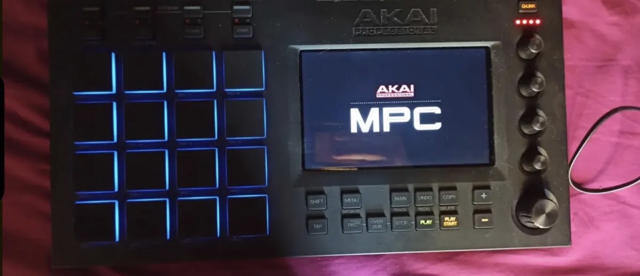AKAI MPC TOUCH - foto 5