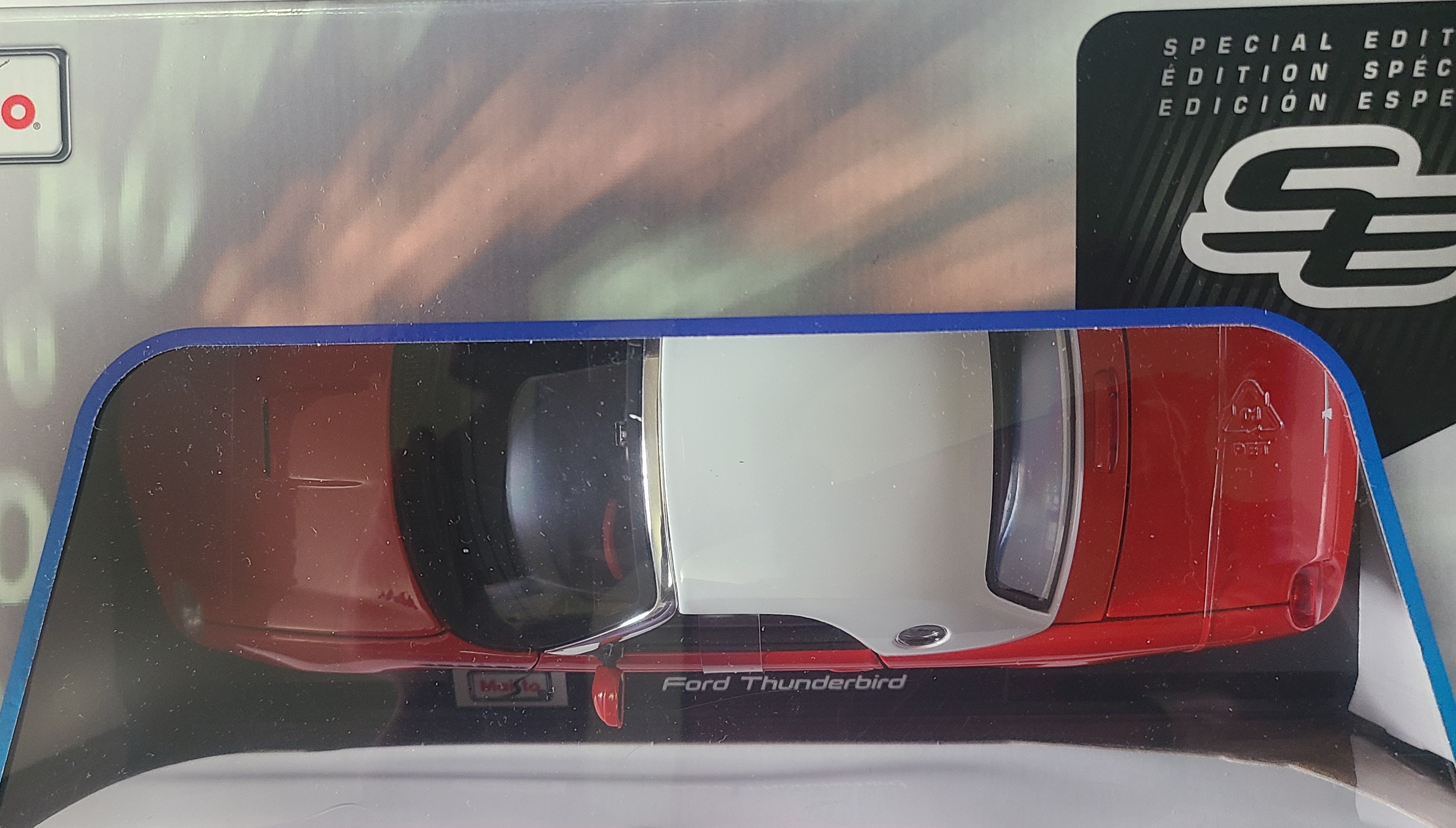 Maisto Special Edition Ford Thunderbird thumbnail 4