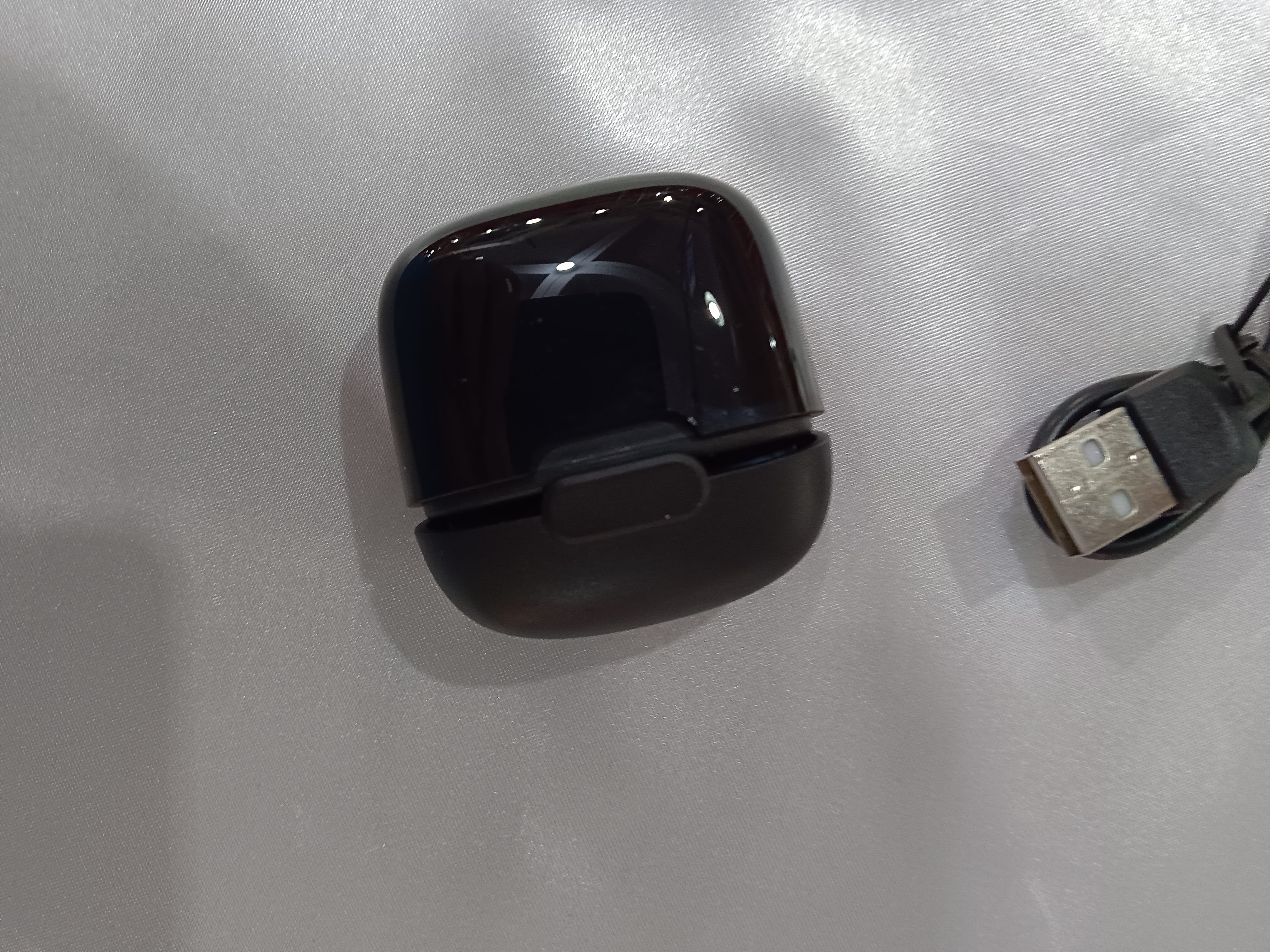 Creative Design Of Macaron Wireless Bluetooth Earphones — view 2