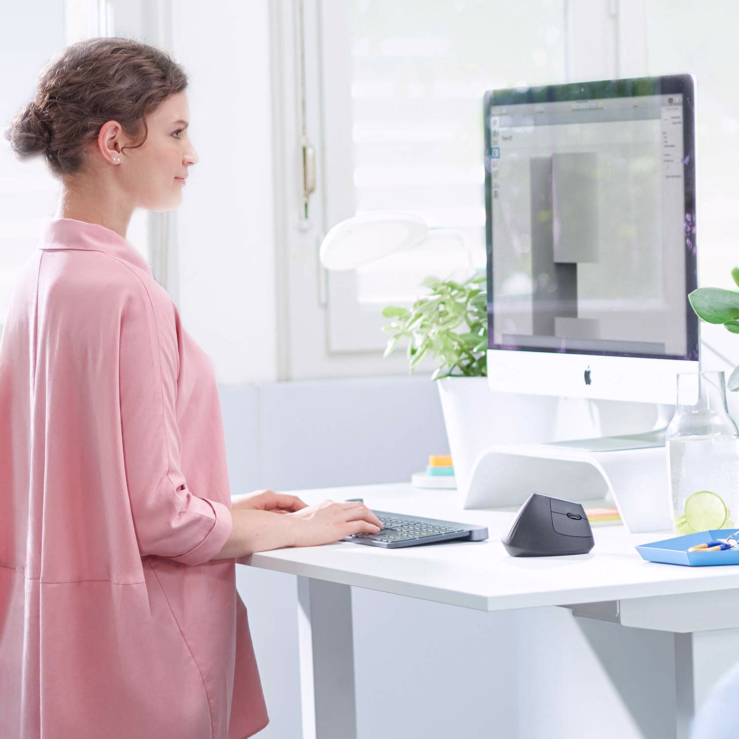 Logitech MX Vertical Wireless Mouse Ergonomic Design - Graphite — view 6