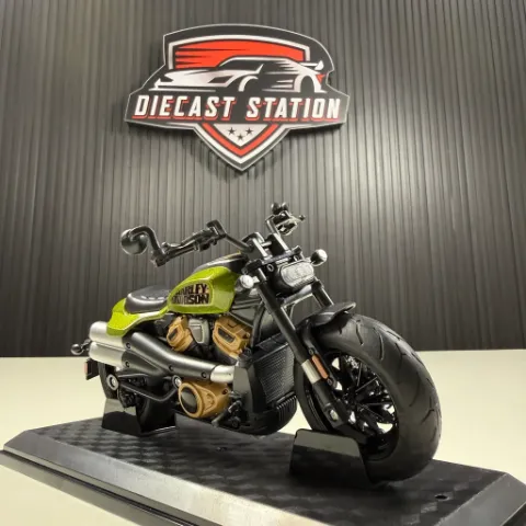 Harley Sportster S 1:12 Scale Diecast Model Motorcycle — view 6
