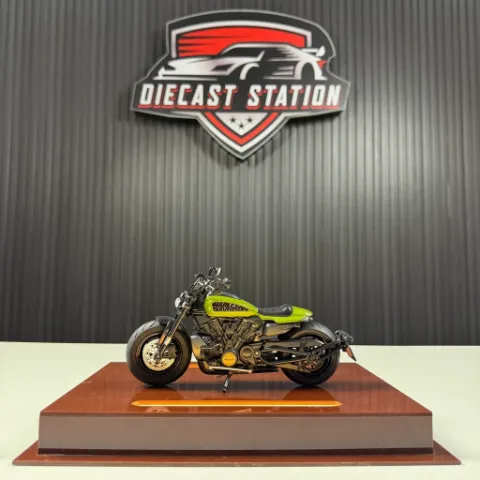 Harley Sportster S 1:12 Scale Diecast Model Motorcycle — view 7