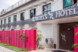 ROBERT'S HOTEL