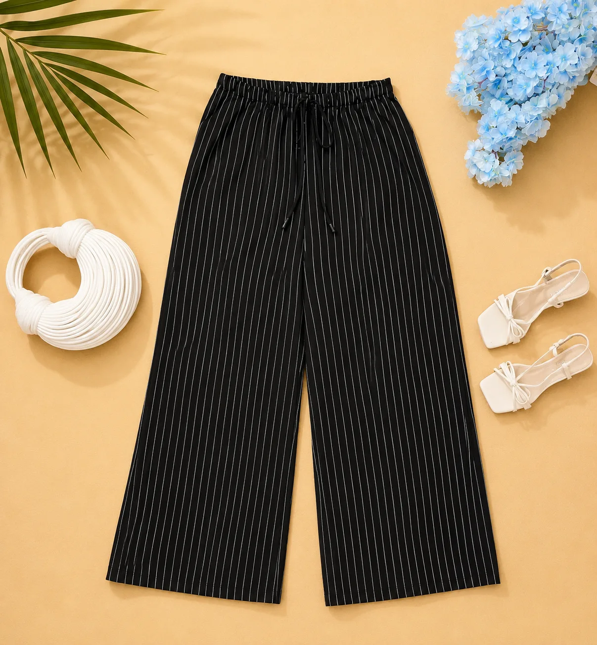 Pantalon large rayé noir et blanc