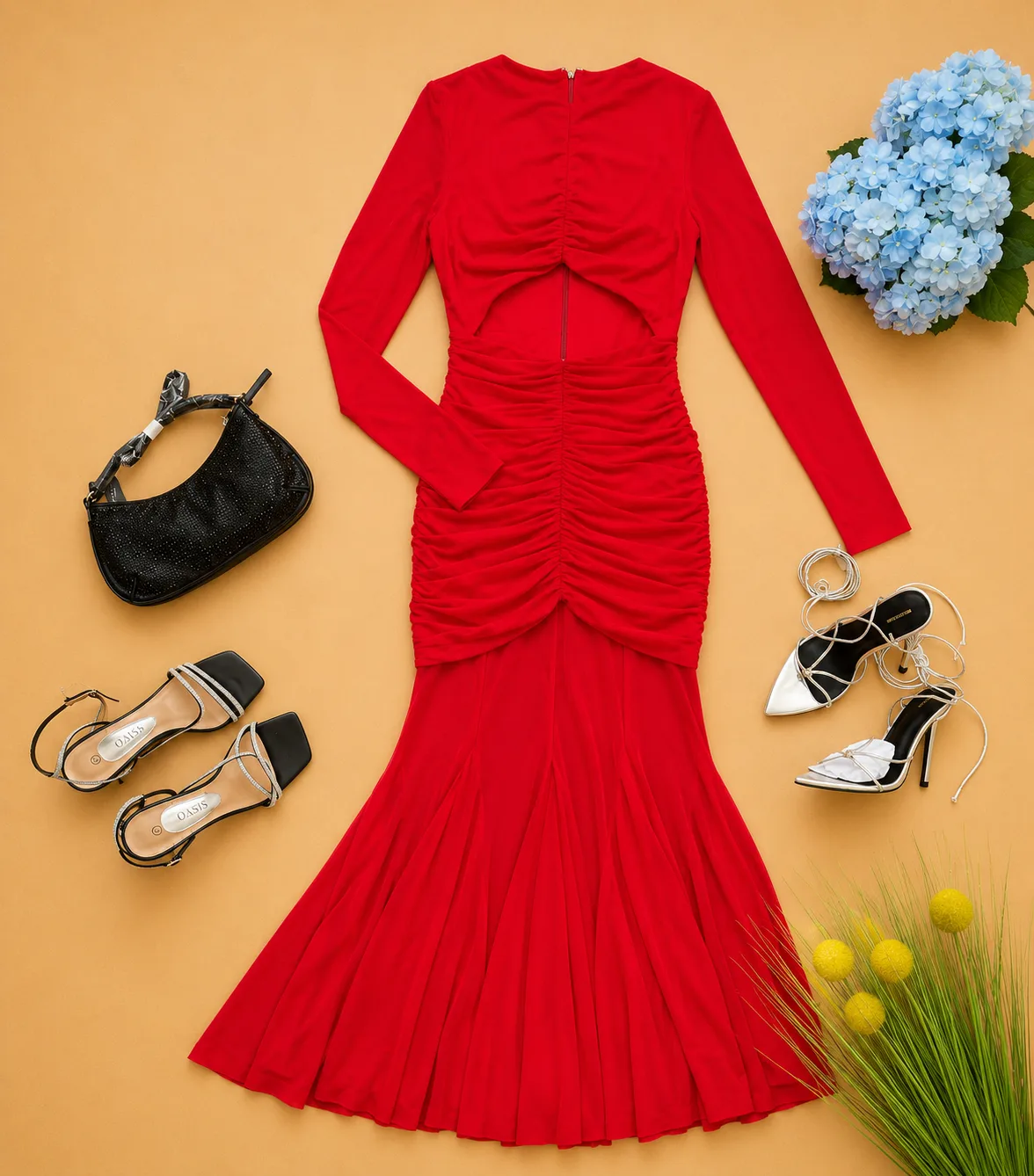 Robe Rouge Longue Sirène à Découpe Élégante