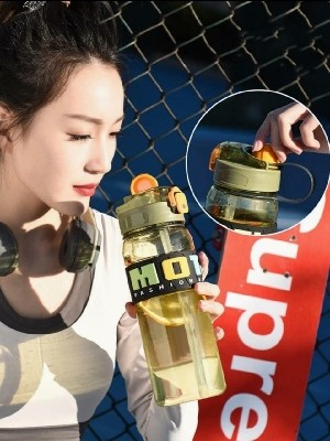 Sports water bottle