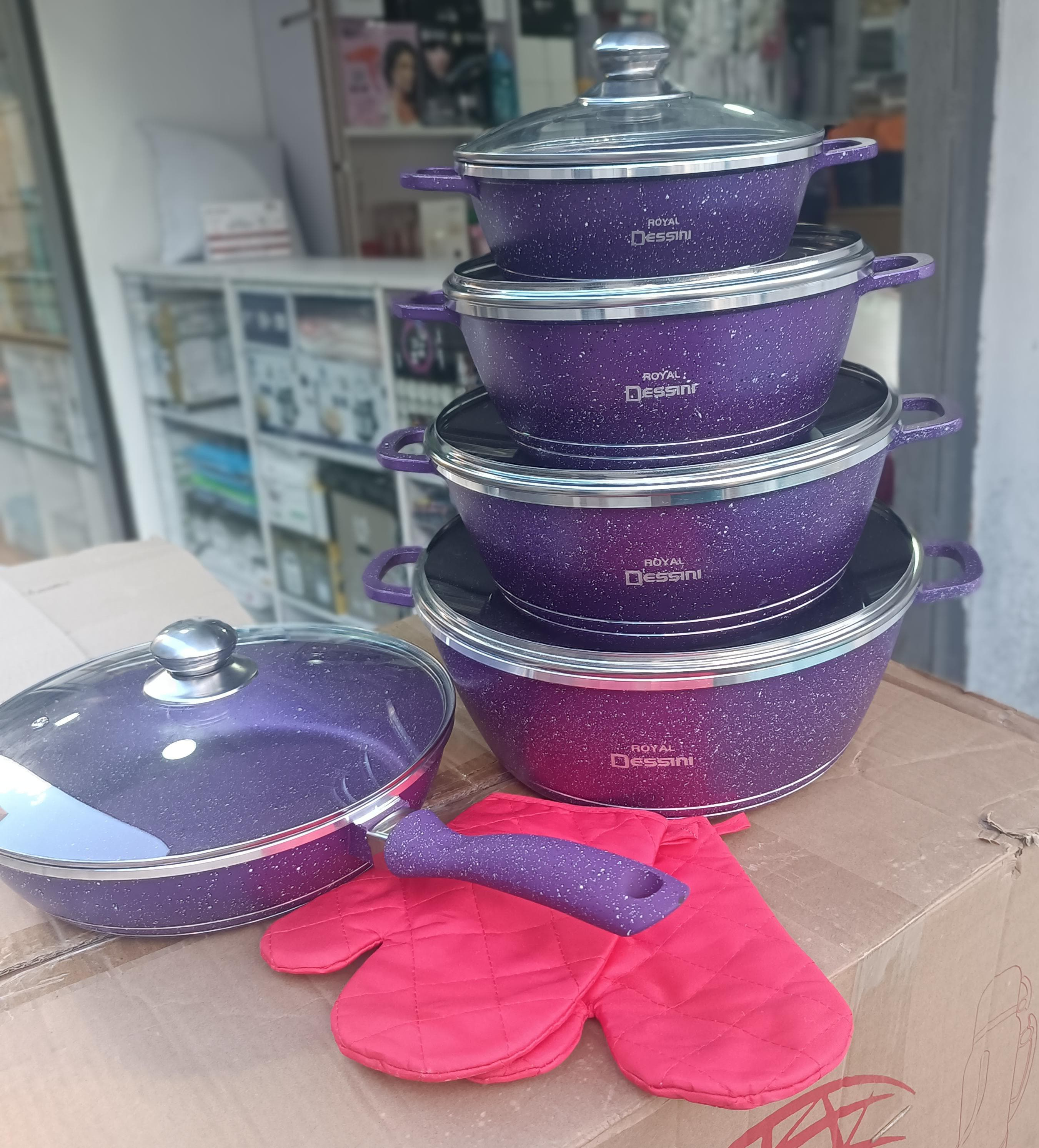  Desini Marble Cookware set plus free gloves 