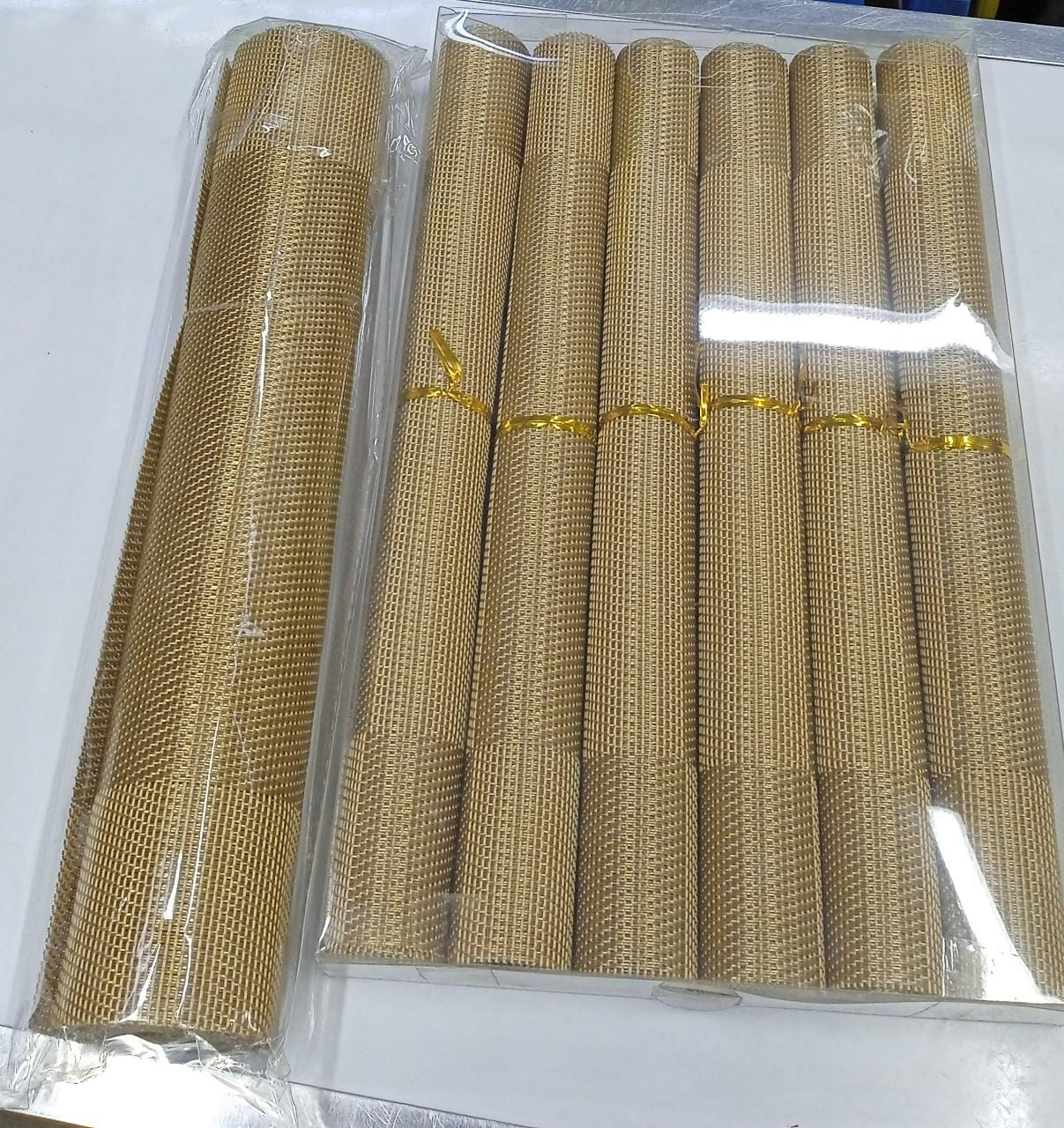  Table Mats and Runner 