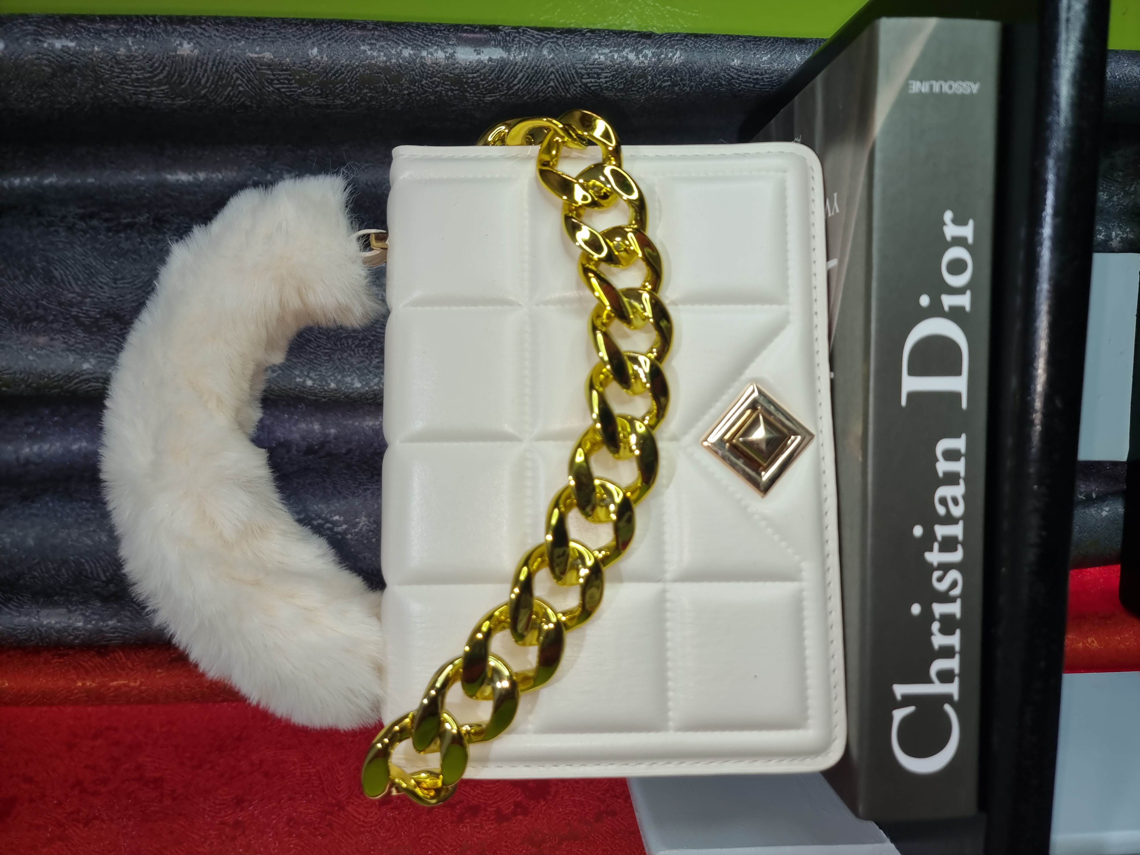 Clutch handbag