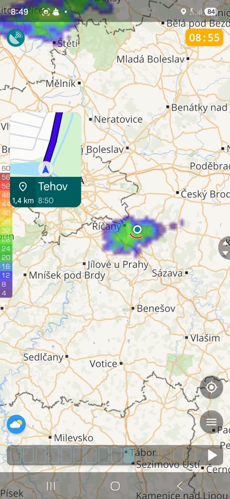 Klubové závody v dešti s 25 jezdci na startovce