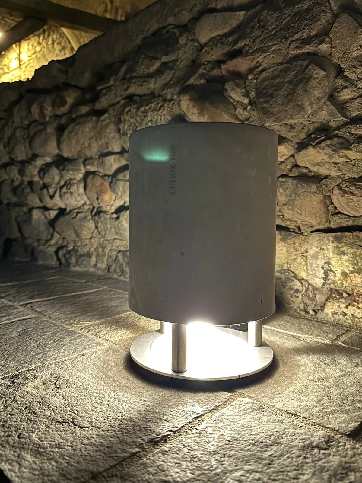 Concrete Mini V2 - 100V