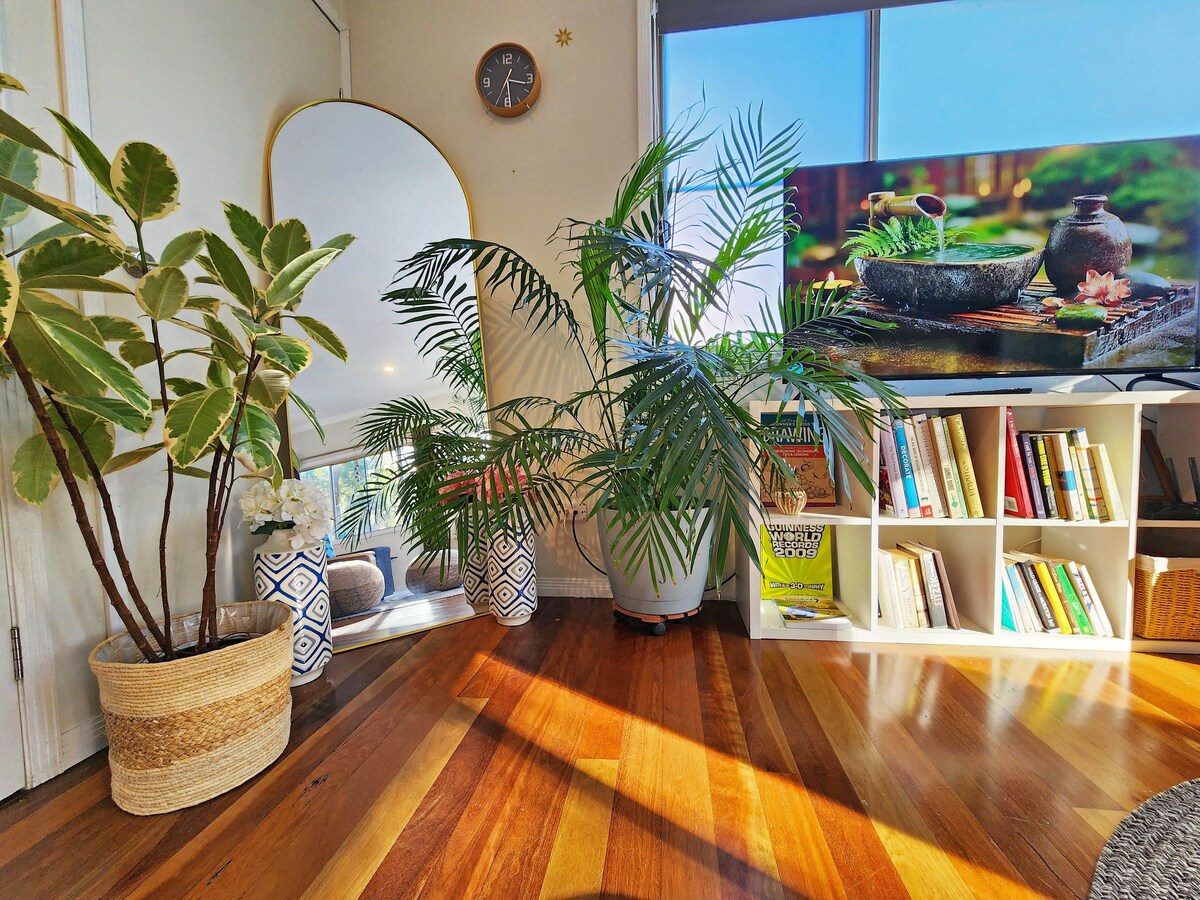 Living room image 7