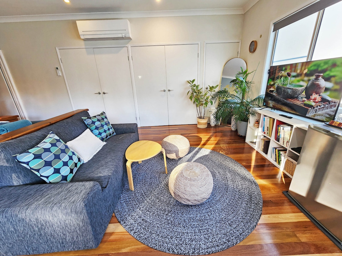 Living room image 4