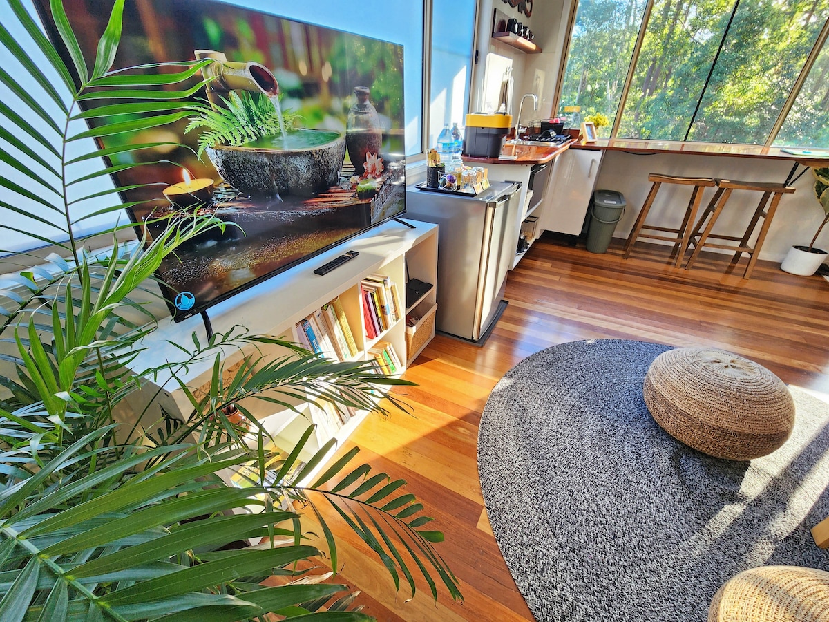 Living room image 8
