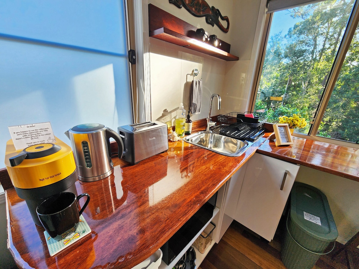 Kitchenette image 4