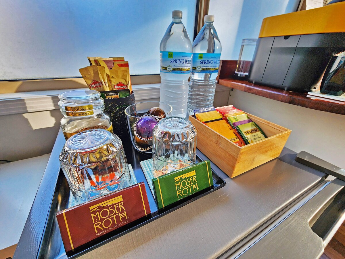 Kitchenette image 6