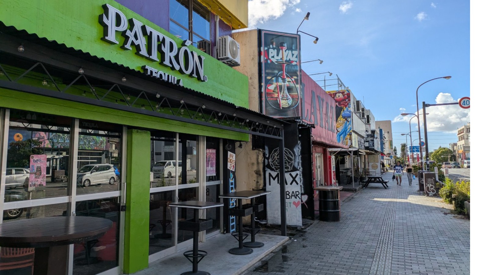 沖縄とアメリカの「チャンプルー」ストリート 「 コザゲート通り」