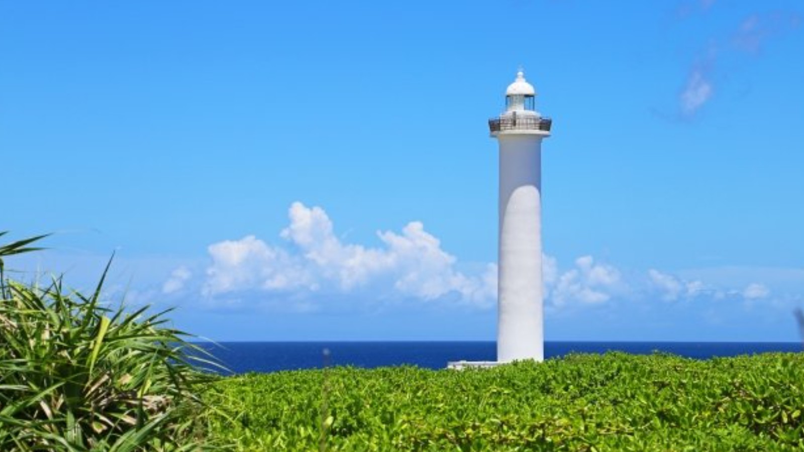 世界一のシーサーと登れる灯台!?