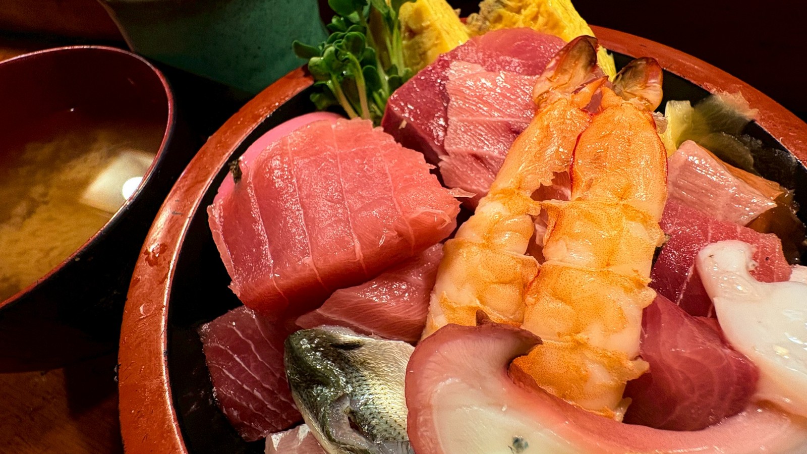 え!ネタでか!海鮮丼1200円@横浜駅徒歩20分