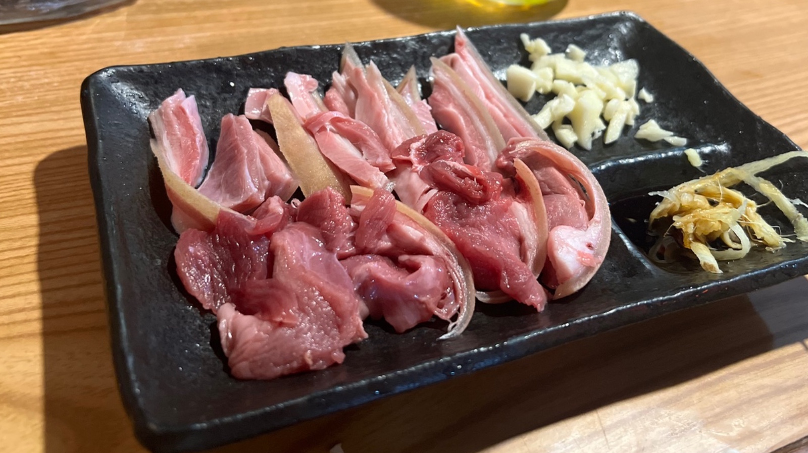 【沖縄グルメ】こんな山羊肉ってある・・?運が良ければ出会えます。山羊料理さかえ