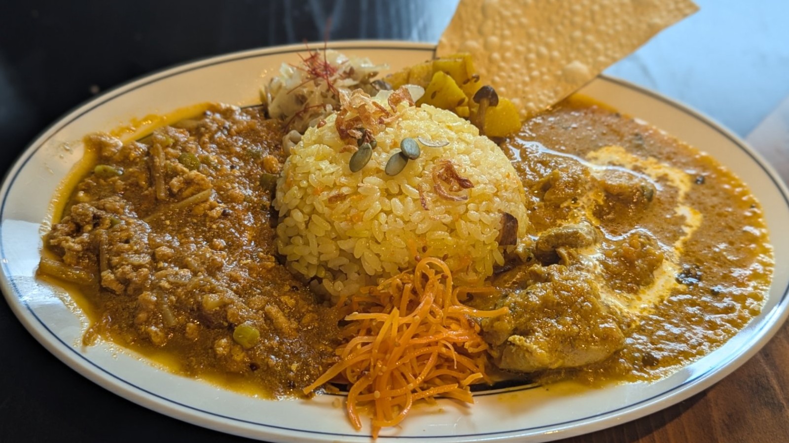 沖縄グルメ新発見！壺屋の人気店「カレー屋たけちゃん」で味わうスパイスカレー