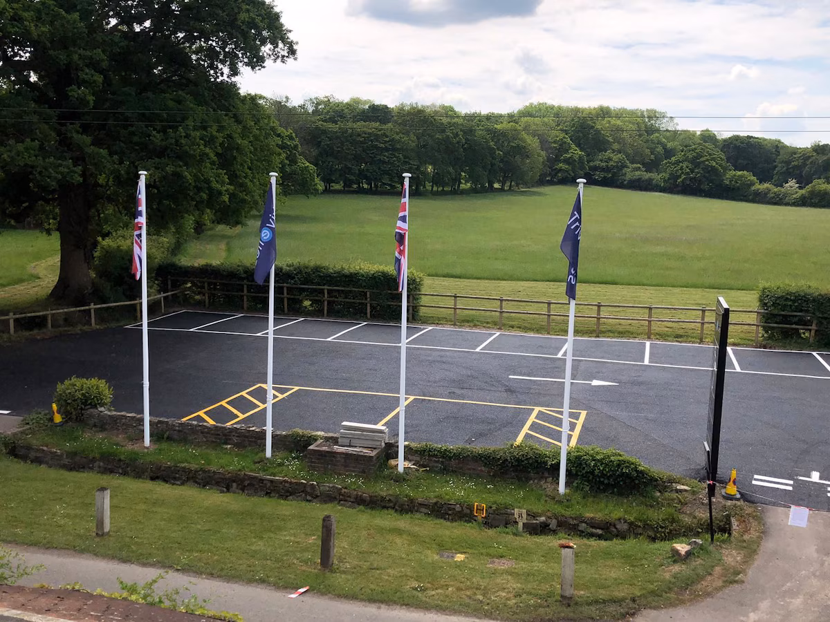 Waterhall Country House Hotel Crawley image 2