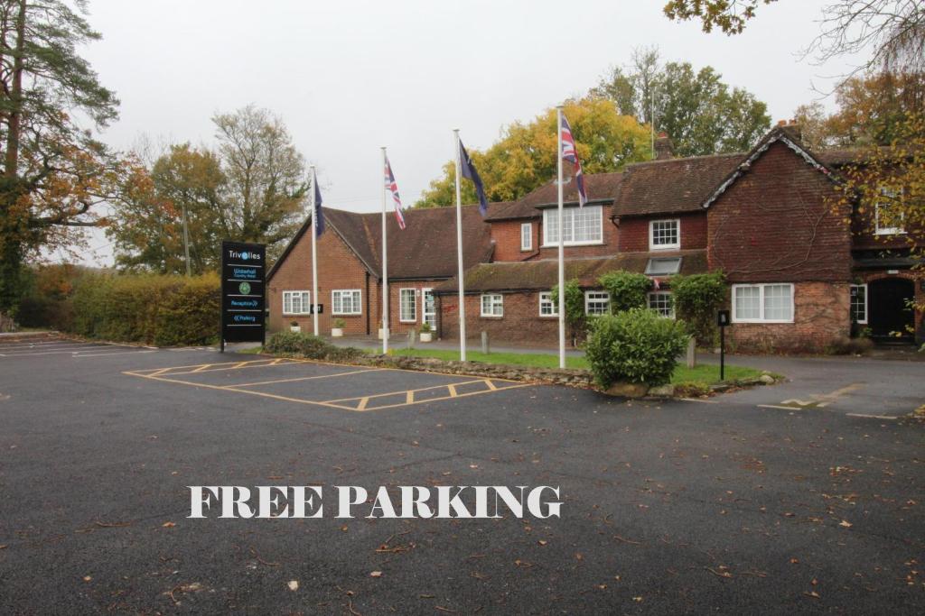 Waterhall Country House Hotel Crawley image 3