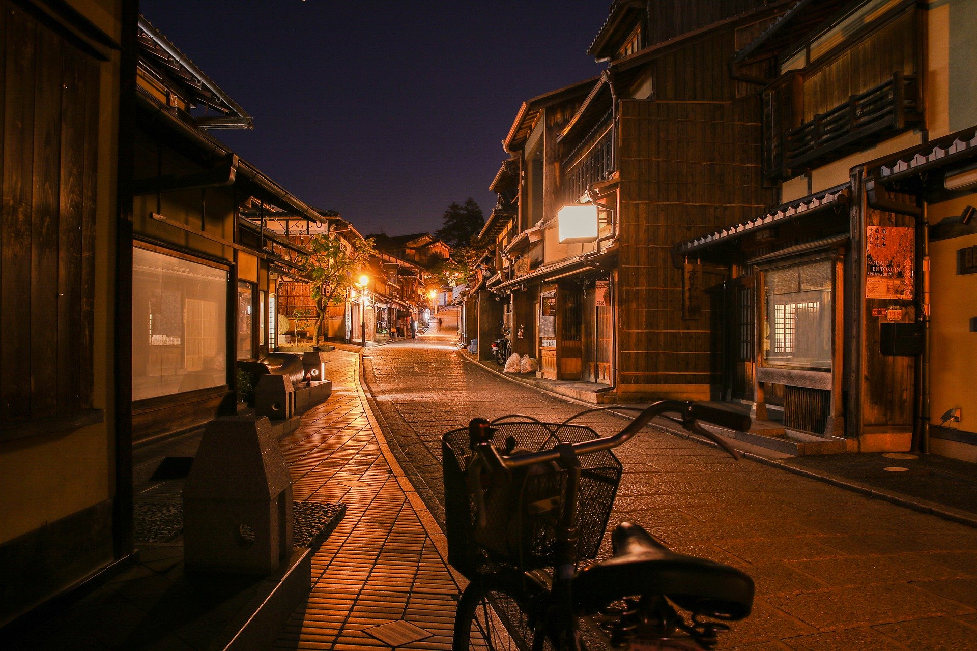 マイクロインフルエンサーによる観光資源の創出と発信
たびふぁんin神戸市