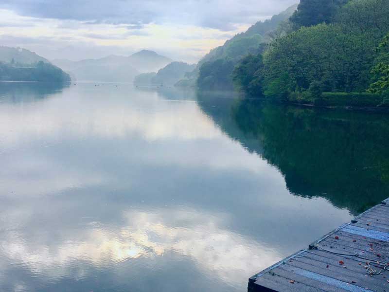 春は桜、秋には彩り鮮やかな紅葉が湖面に美しく映える、玉川湖畔の施設を活用してみませんか?