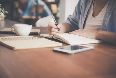 コロナでも子供たちに勉強を通じて想い出と繋がりを🌿
プロ講師が運営するオンライン自習室でカフェ勉気分を味わってほしい☕️